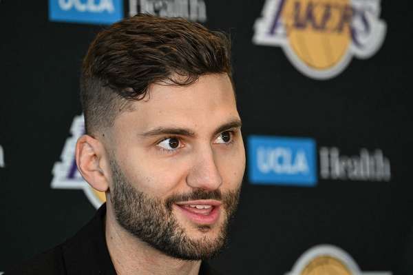 八村塁赛后吐露心声：我们都想效仿克莱伯的拼劲